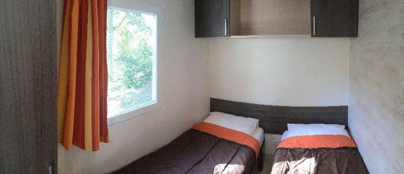 ホテル Camping Le Caussanel Canet-de-Salars エクステリア 写真
