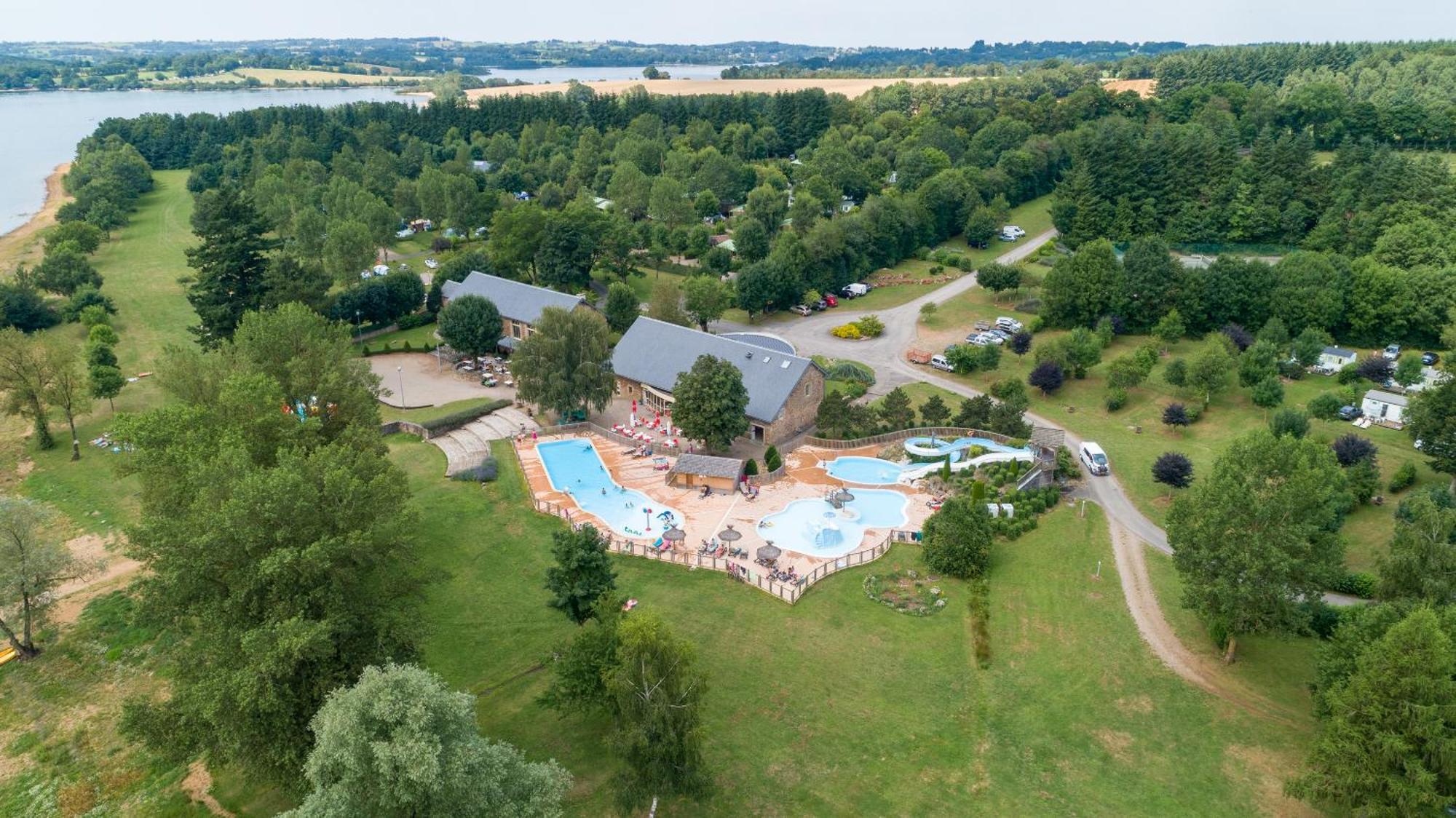 ホテル Camping Le Caussanel Canet-de-Salars エクステリア 写真