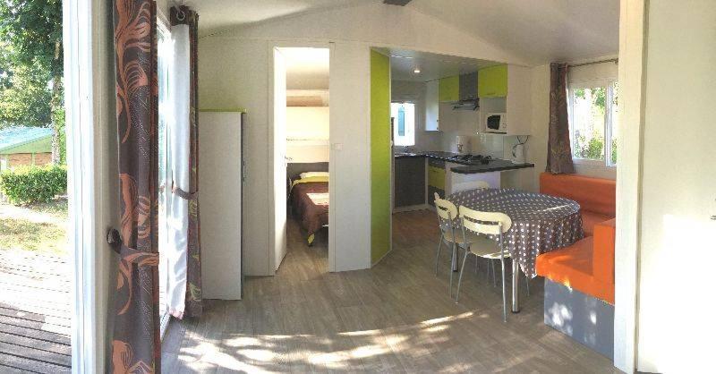 ホテル Camping Le Caussanel Canet-de-Salars エクステリア 写真